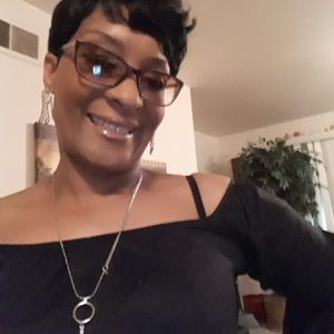 Meet your Posher, Yolanda